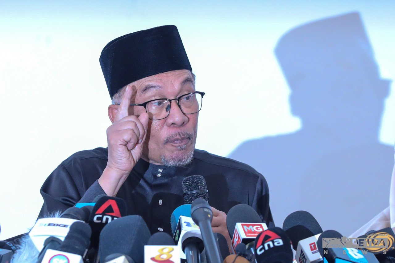 Anwar akan tegas dalam usaha memperjuangkan bahasa Melayu sebagai bahasa Kebangsaan. - Gambar oleh Alif Omar