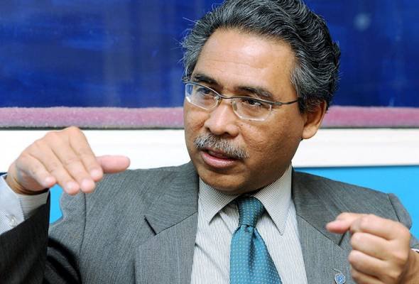 Dr Azmi Hassan berkata, PAS dijangka ‘bercerai’ daripada Parti Pribumi Bersatu Malaysia (BERSATU) yang berada di bawah naungan PN selepas PRU-15, bagi bersama UMNO untuk membentuk kerajaan Persekutuan - Gambar Fail Bernama