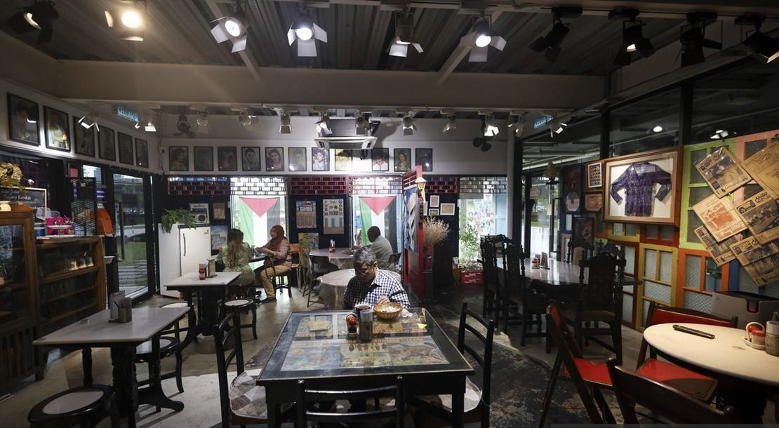 Pemandangan dalam kafe - Gambar BERNAMA