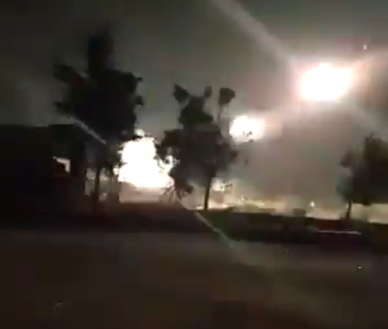 Tangkap layar serangan roket dilepaskan pejuang Palestin ke arah Israel - gambar X