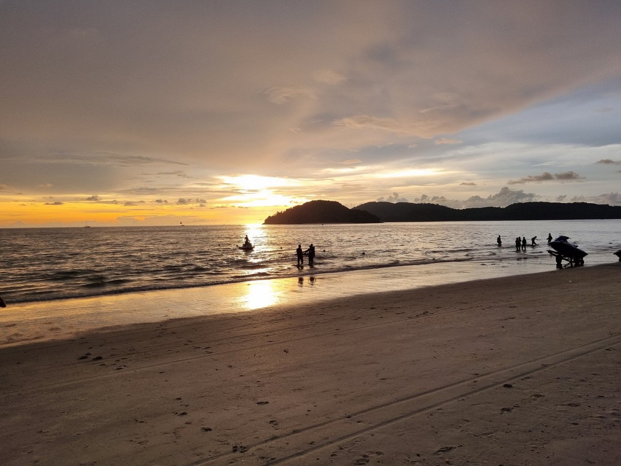 Pantai Cenang, Langkawi. - Gambar oleh Rahayu Mat Nah