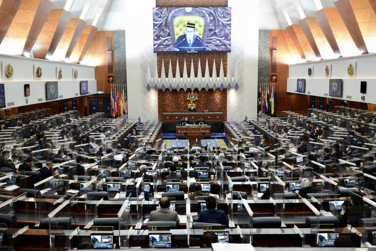 Persidangan Dewan Rakyat yang pertama di bawah Kerajaan Perpaduan bermula Isnin ini akan menjadi perhatian kerana agenda utamanya antara lain menyaksikan pembentangan usul undi percaya bagi keabsahan pelantikan Anwar sebagai Perdana Menteri ke-10.