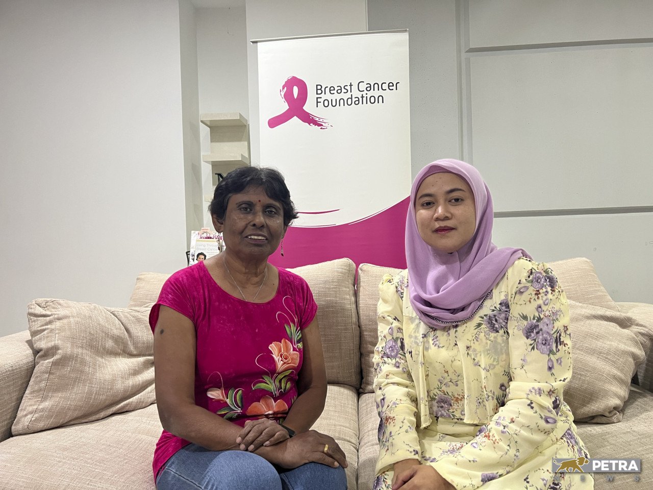 Ayu bersama Tulasi yang sudah menjadi seorang ‘survivor’ selama 23 tahun berkongsi pengalaman tentang kanser payudara