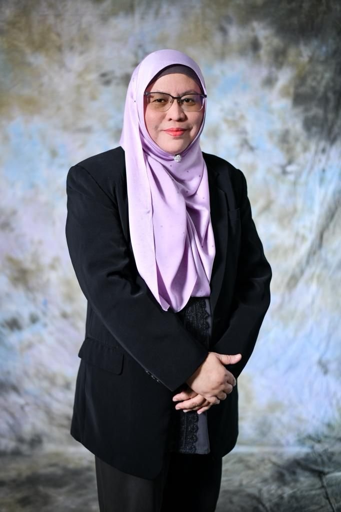 Profesor Madya Dr Hayati Kadir 