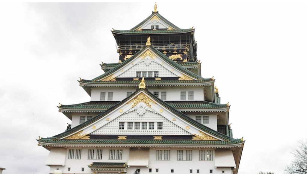 Istana Osaka.