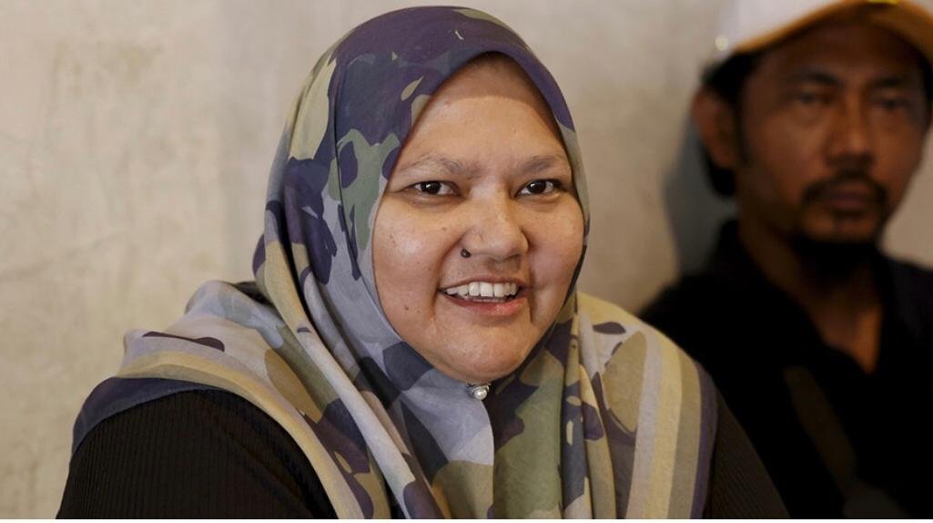 Nur Hayati Sahak menyesal menerima rawatan alternatif dan tradisional apabila dia mengesyaki dirinya menghidap kanser payudara.