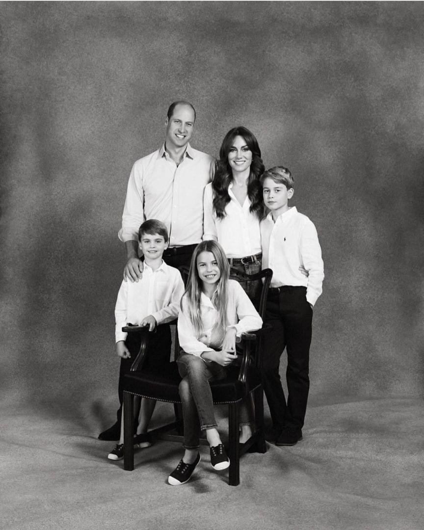 Putera Wiliiam dan Catherine bersama tiga anak mereka, George, Charlotte dan Louise yang dirakamkan sempena sambutan Krismas, Disember lalu.