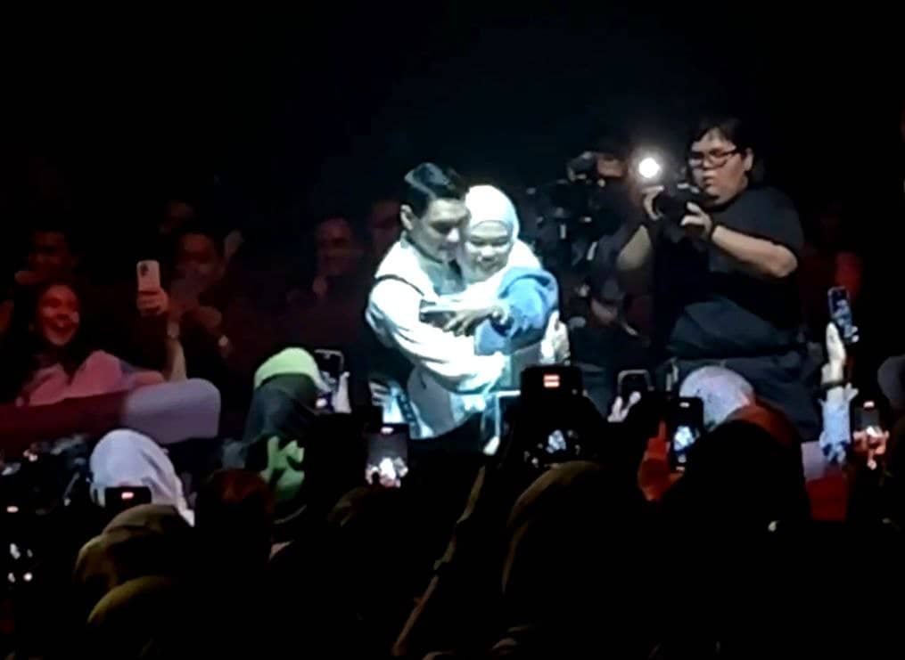 Afgan dan peminat di konsert ' Afgan Evolution Live In Kuala Lumpur' - Gambar Helmi Anuar