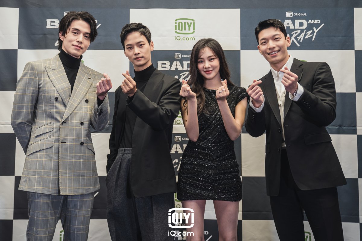 Dari kiri, Dong Wook, Hak Yeon, Ji Eun dan Ha Jun.