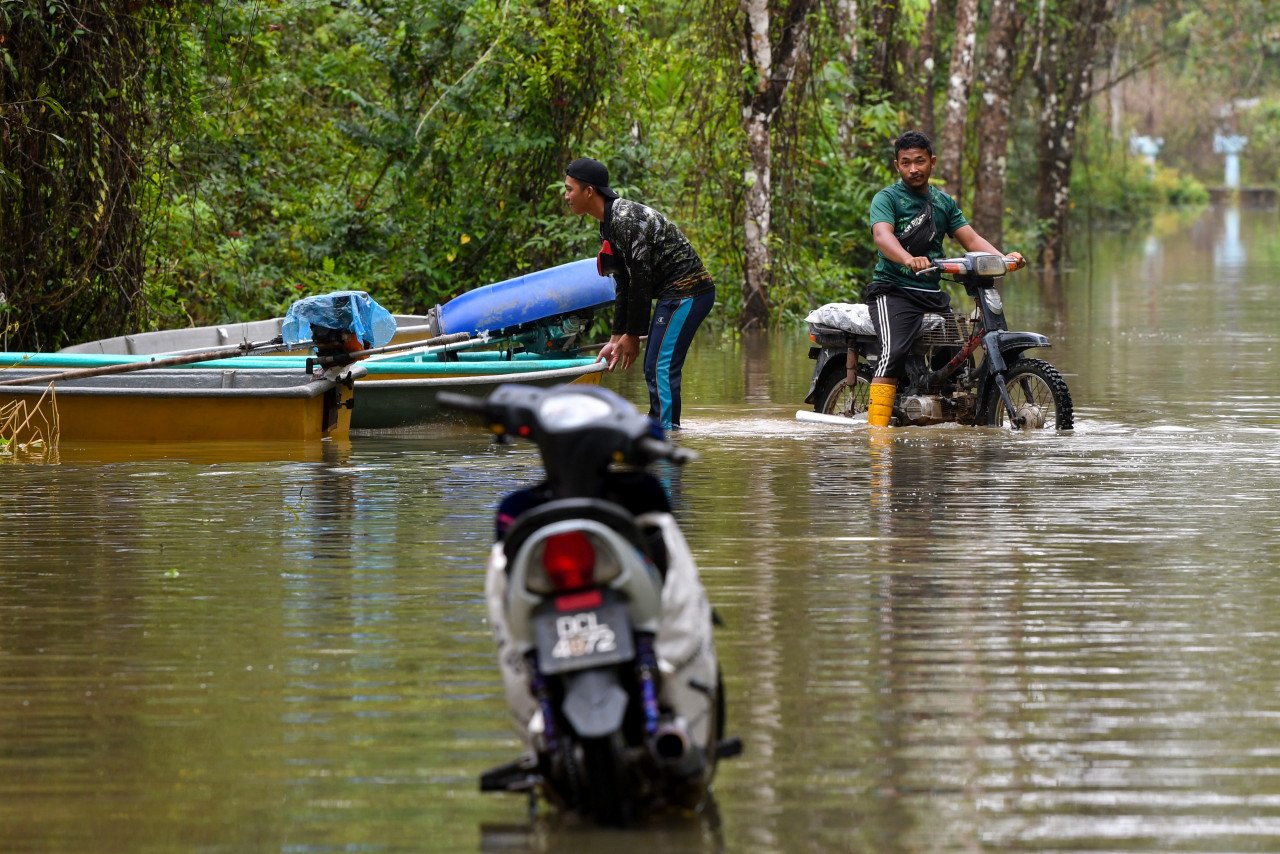 jumlah mangsa banjir tertinJumlah mangsa banjir yang direkodkan di Kelantan adalah pada 21 Disember lalu adalah seramai 32,089 orang daripada 9,542 keluarga.
