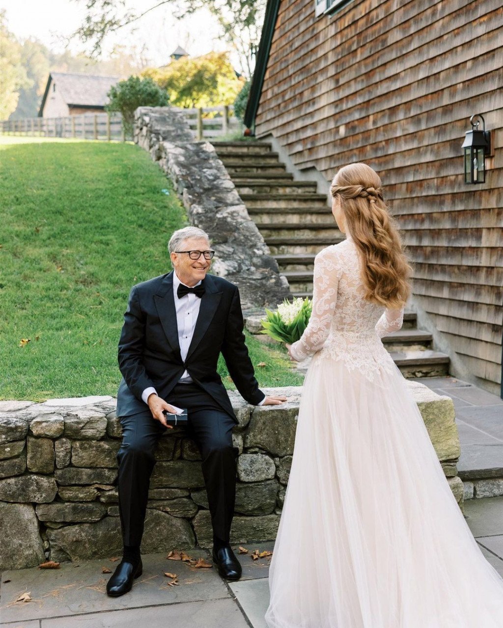 Bill Gates bersama Jennifer pada hari perkahwinan Jennifer dan Nayel - Gambar Instagram Jennifer Gates