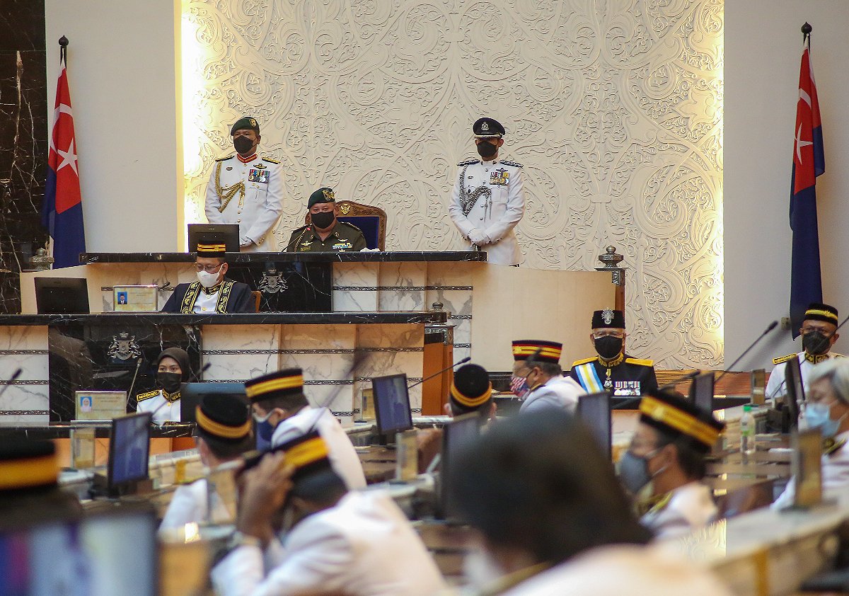 Sultan Ibrahim merasmikan Pembukaan Penggal Persidangan Keempat DUN Johor Ke-14, di Bangunan Sultan Ismail, Kota Iskandar, hari ini. 